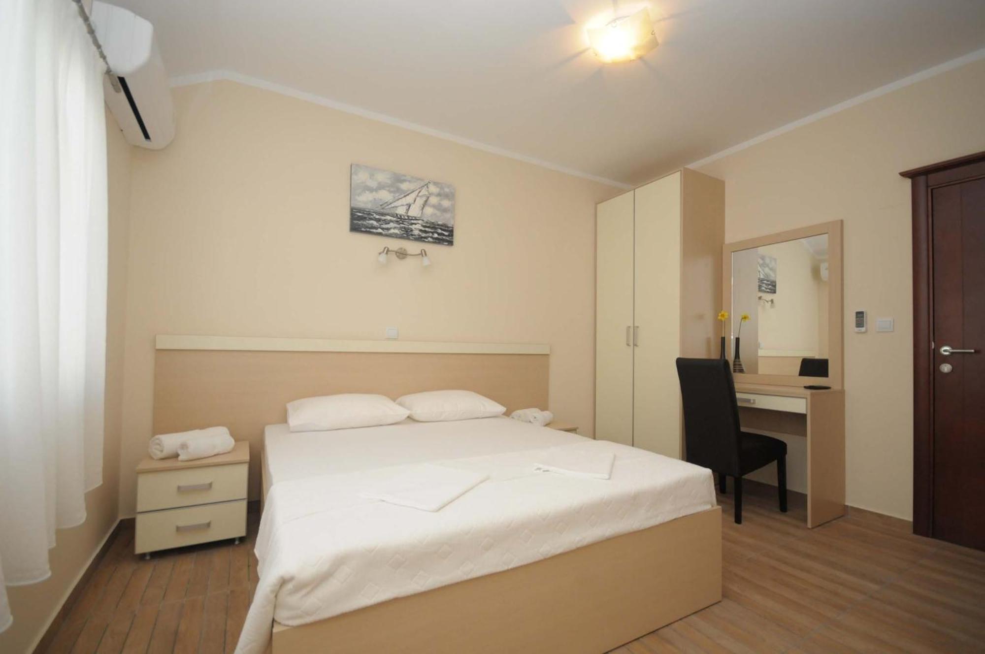 Apartments Royal Budva Bilik gambar